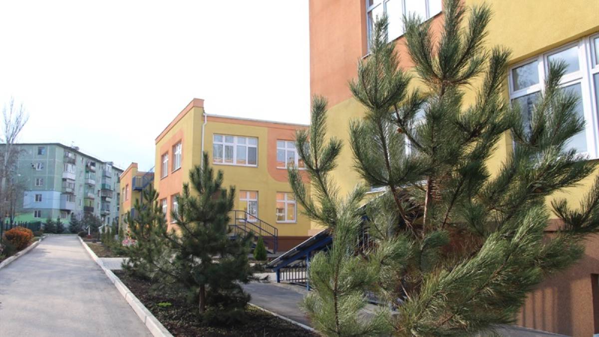 В Запорожье озеленили два детских сада