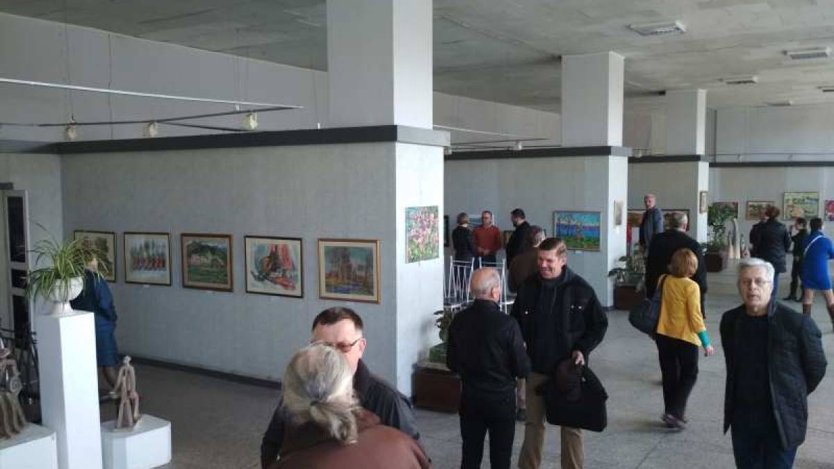 Запорізькі художники запрошують на прогулянку із зими у весну