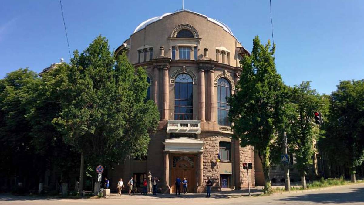 Бігти до запорізьких музеїв та історико-культурних заповідників ще зарано