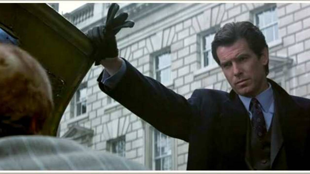 Как «горбатого» из Запорожья чинил легендарный агент 007