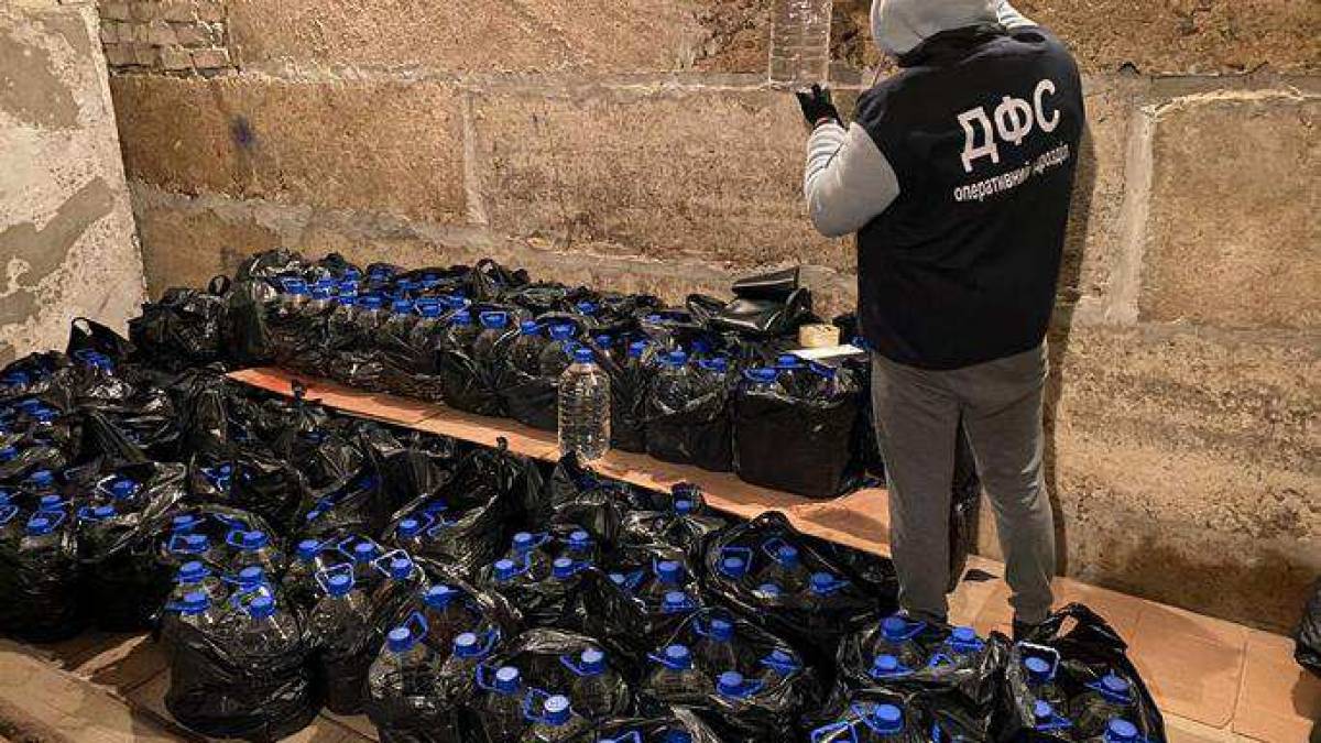 У запорізьких “підпільників” виявлено 2,5 тони фальсифікованого алкоголю