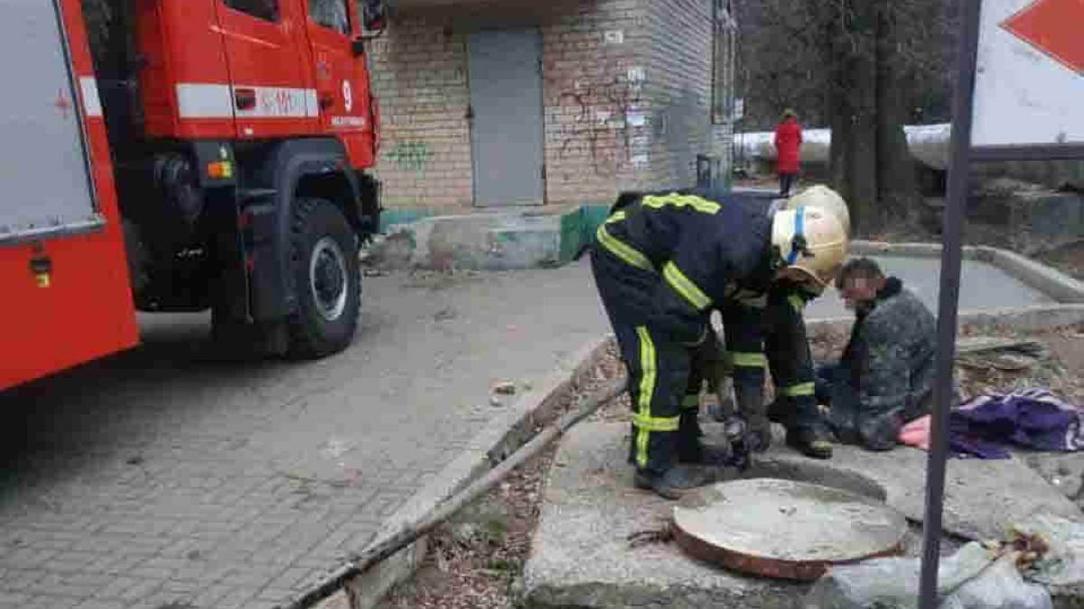 У Мелітополі у теплотрасі ледь не згорів чоловік