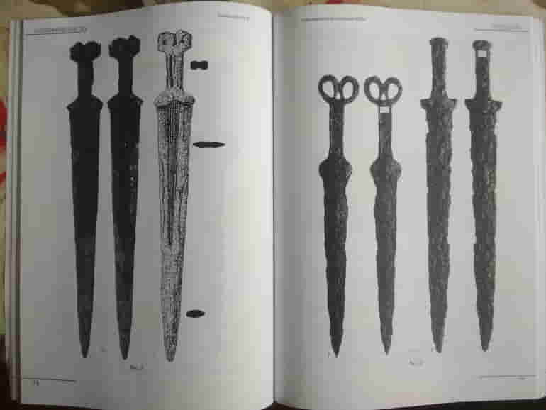 скіфські мечі Запорізький краєзнавчий музей фото