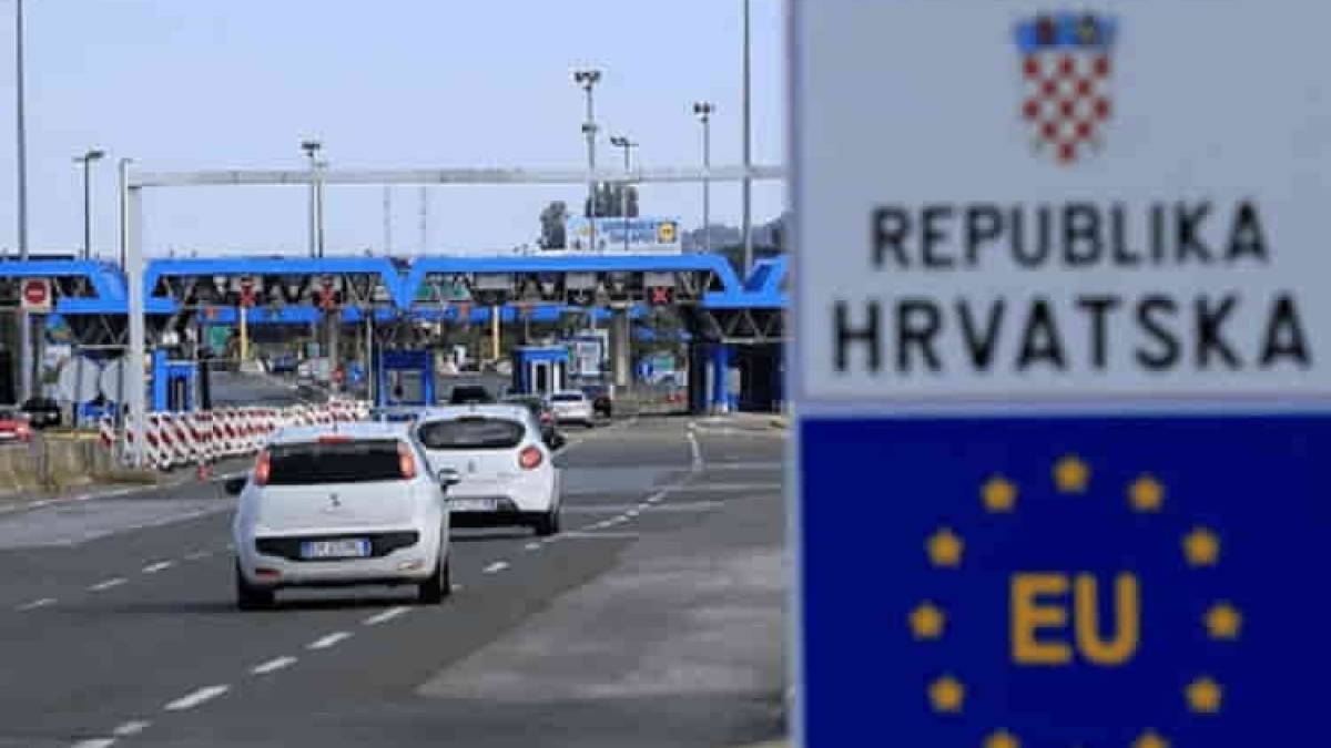 Посольство роз’яснило порядок в’їзду українців до Хорватії