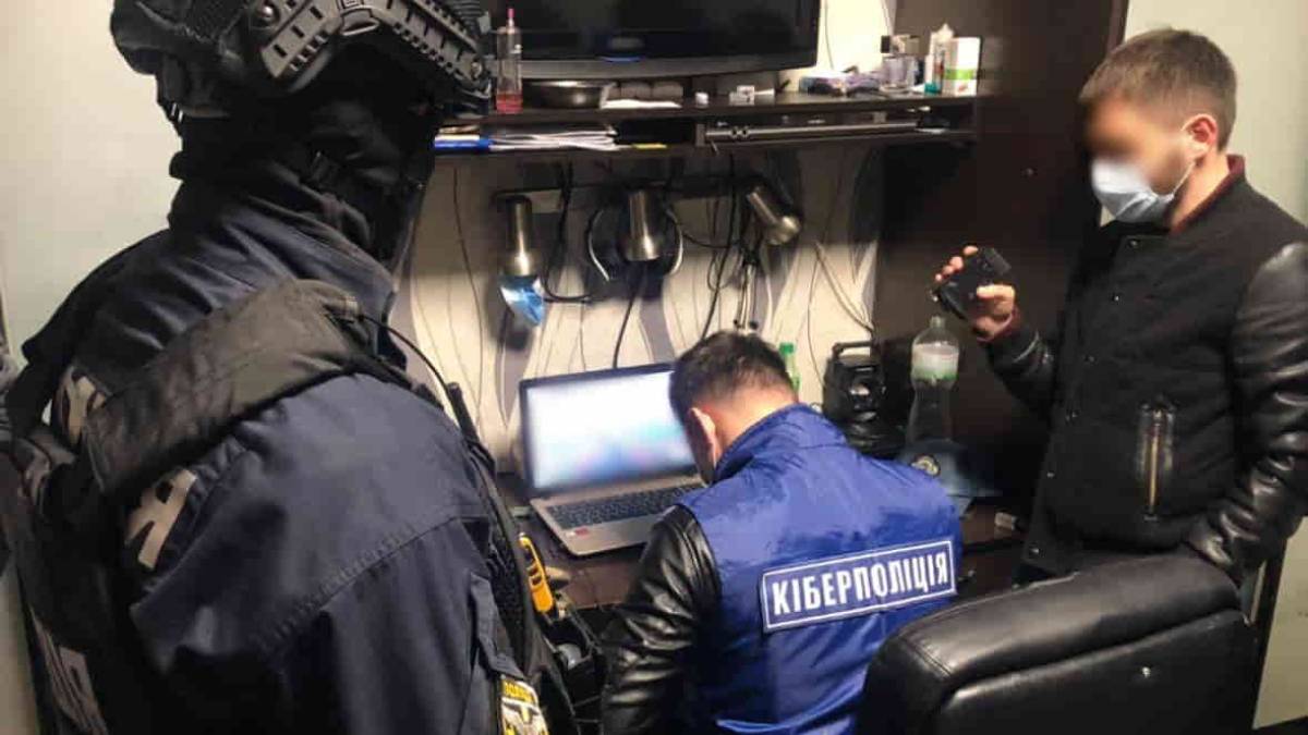 Кіберзлочинців піймала кіберполіція