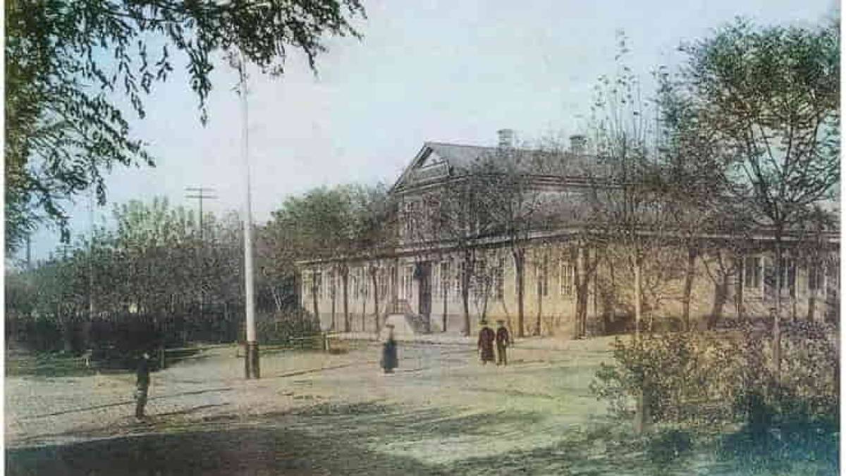 Запорожье на старых открытках: высшее начальное училище, 1915 год