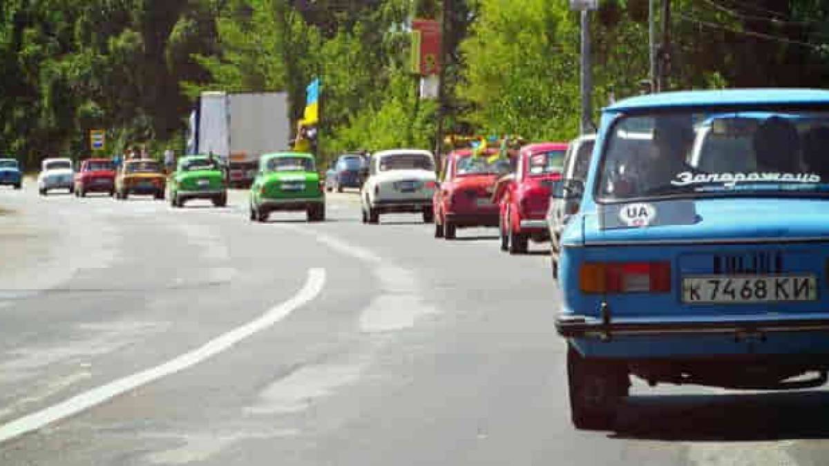 “Горбаті” й “вухасті” “Запоріжці” з усієї України їдуть до Києва