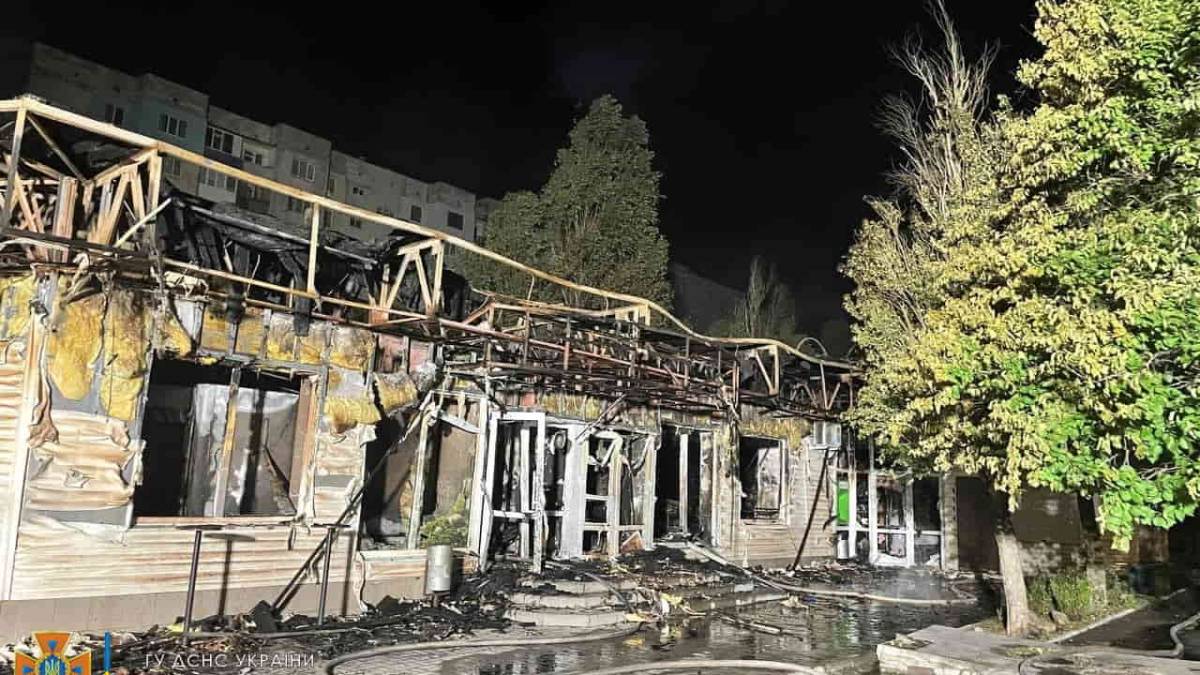 Бердянські вогнеборці ліквідували пожежу у магазині