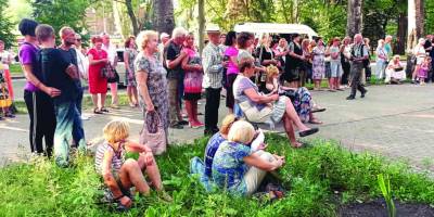 Под окнами у старого друга