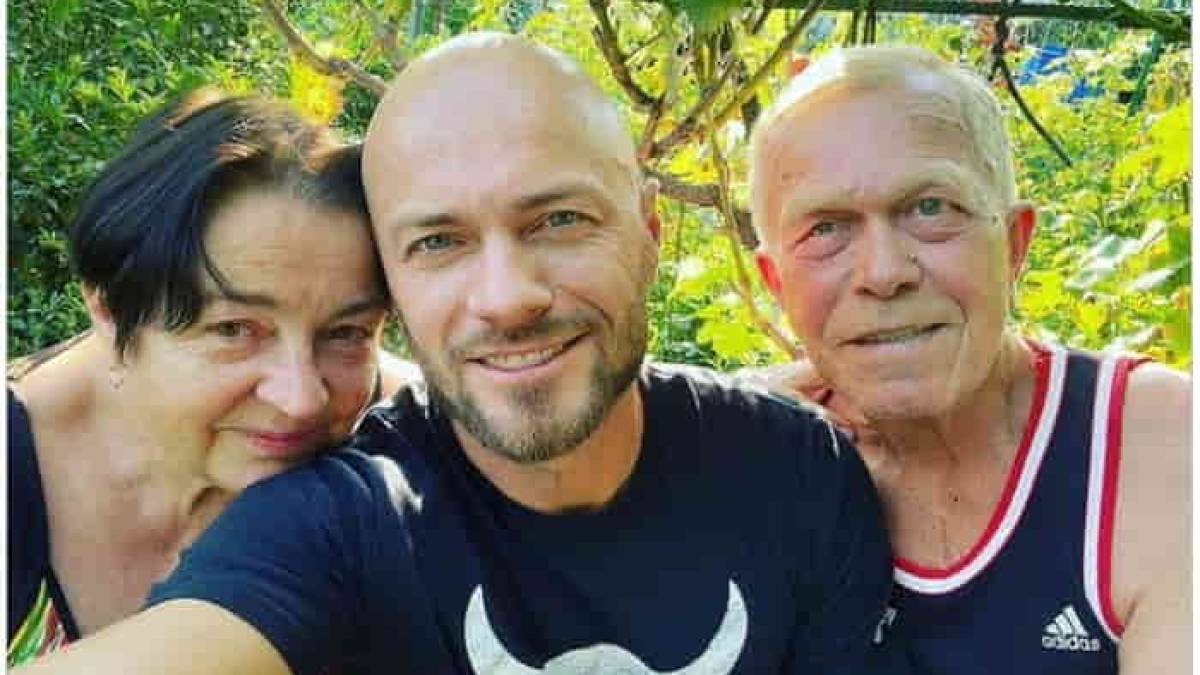 По пути на работу известный телеведущий оказался… в Запорожье (фото)