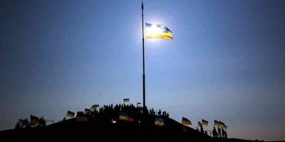 В Запорожье подняли флаг Украины на самом высоком флагштоке