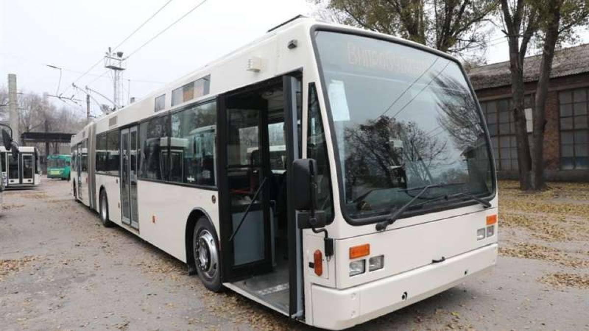 Через ремонт автобуси у Південному мікрорайоні курсуватимуть в об’їзд вулиці Водограйної