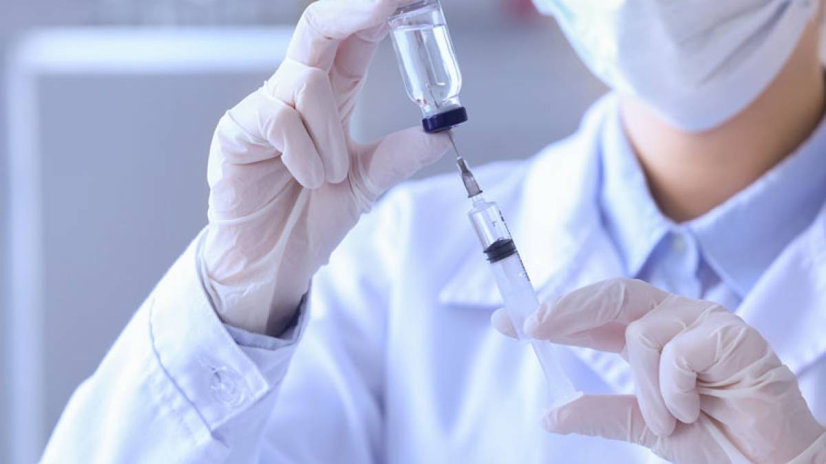 Як будуть працювати пункти COVID-вакцинації в святкові дні