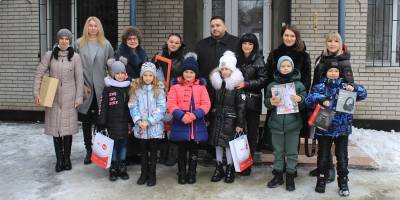 В Запорожье дети превратили мусор в «новогодний сказочный мир»