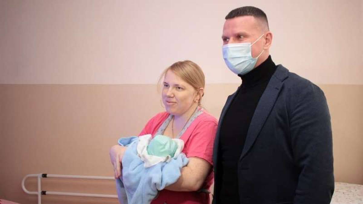 В Запорожье первым в новом году родился мальчик