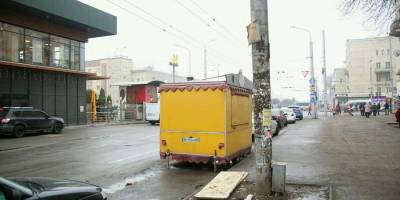 На Металлургов появились новые киоски (фото)