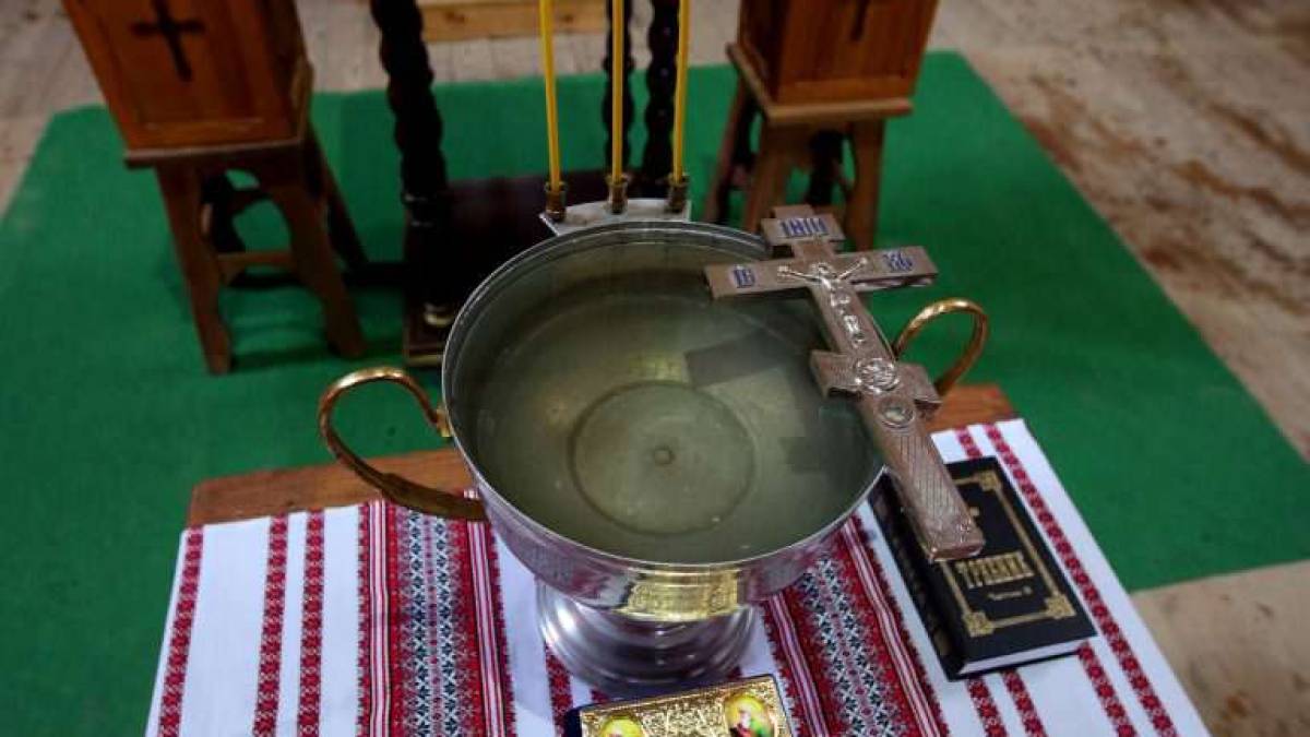 В Запорожье готовят крещенские купели