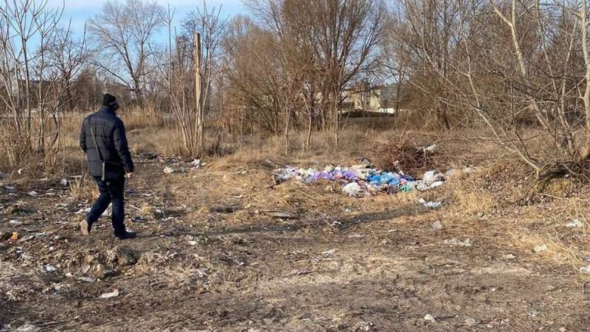 В Запорожье на месте ликвидированной стихийной свалки появилась… новая свалка