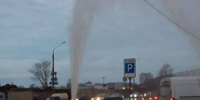 В Запорожье серьезная авария: образовался неожиданный гейзер