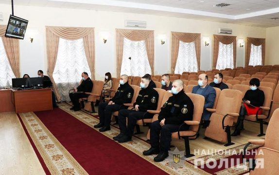 У Запоріжжі начальник обласної поліції заохотив нацгвардійців цінними подарунками