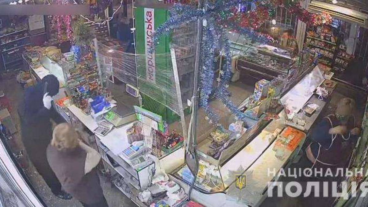 Запорізькі поліцейські викрили зловмисників, причетних до озброєного нападу