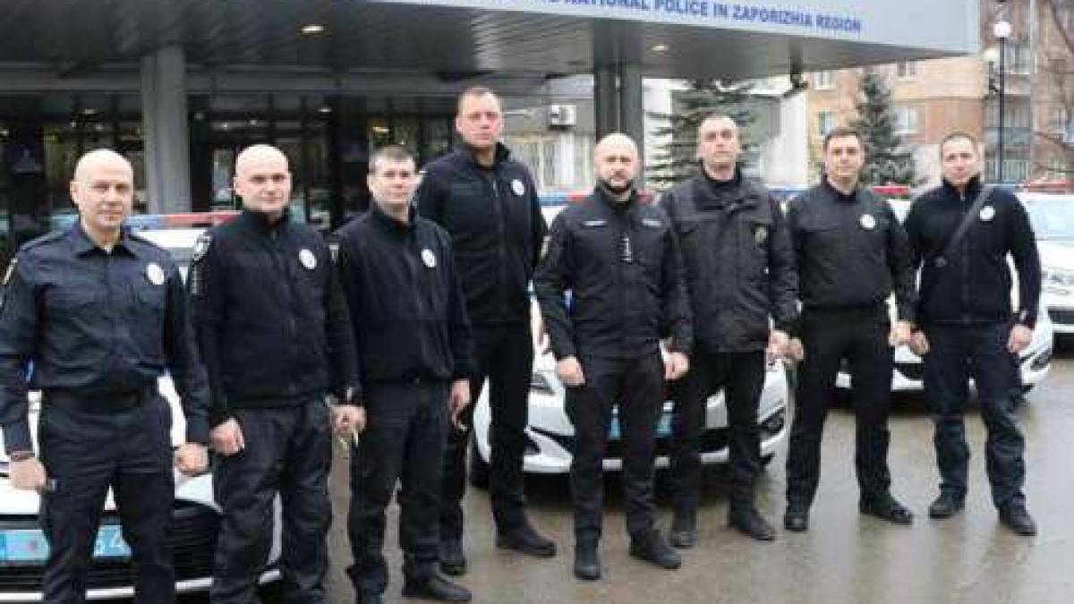 Запорізька поліція отримала шість нових службових автомобілів