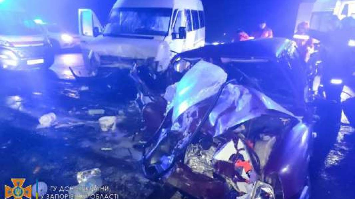 Внаслідок ДТП загинула жінка, водій травмувався