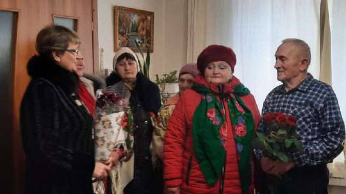 На Запорожье поздравили с 80-летием комбайнера, намолотившего за свою жизнь 600 вагонов зерна