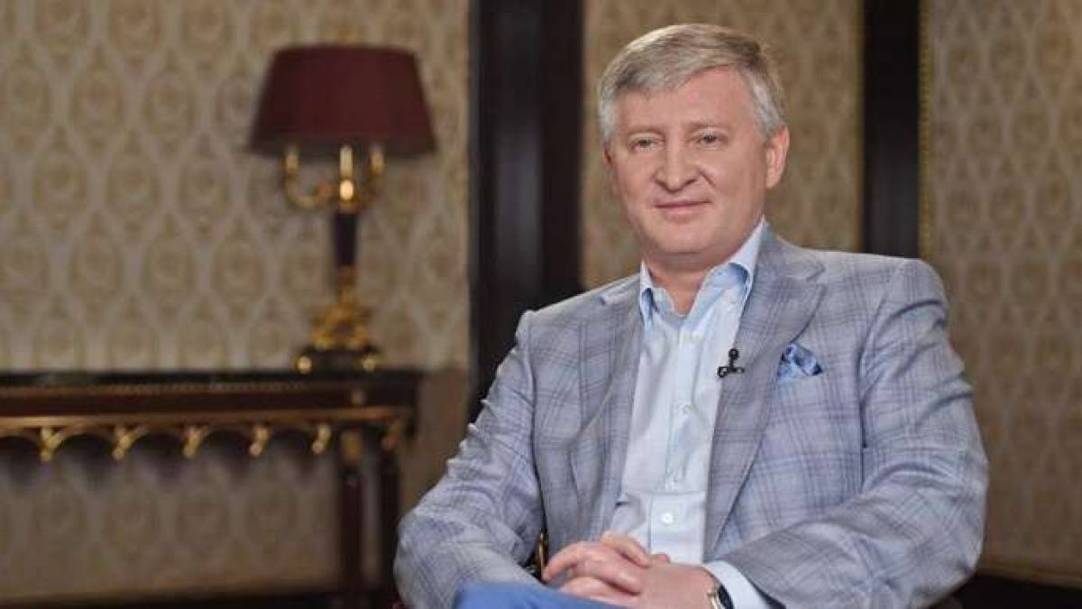 Самолет Ахметова приземлился в … Запорожье