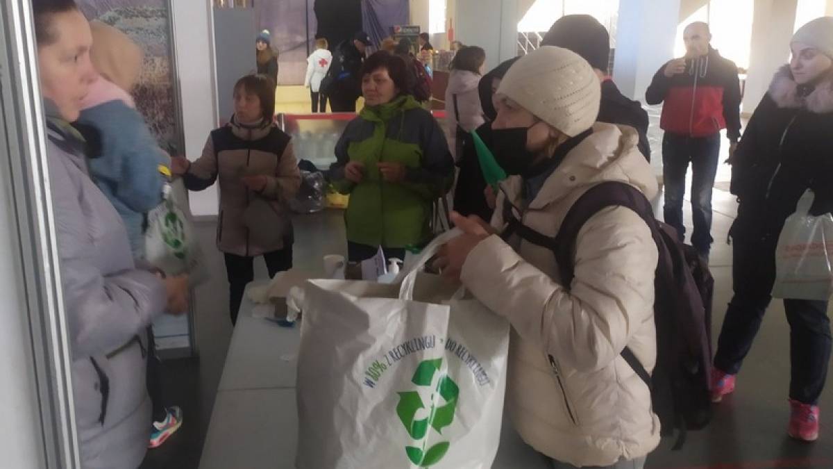 В Запорожье гуманитарный центр для беженцев работает по новому адресу