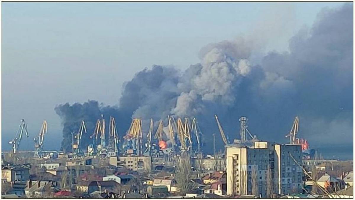 Из оккупированного Бердянска сообщают о сильных взрывах в порту