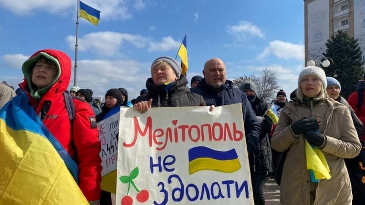 Жители Мелитополя не позволили оккупантам провести антиукраинский митинг