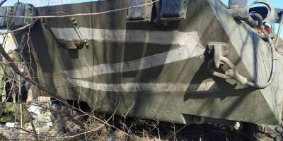На Запорожье оккупанты ехали на бэтээре с ворованными ноутбуками и… приехали