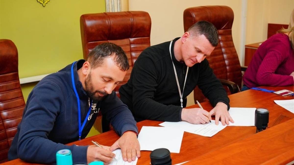 Міська влада Запоріжжя та волонтери підписали меморандум про співпрацю