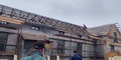 Волонтери запорізької “Паляниці” допомагають ремонтувати військовий шпиталь