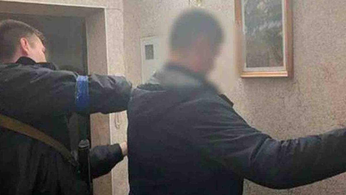 У Запоріжжі затримали громадянина росії, який “зливав” рашистам дані про оборону міста та області