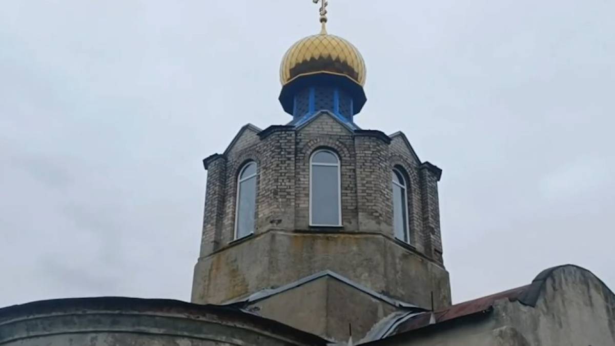 Піротехніки Запорізької області врятували сторічну церкву