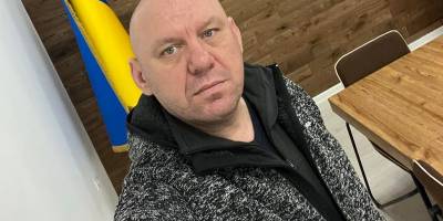 В запорожской Васильевке оккупанты сняли с горсовета украинский флаг