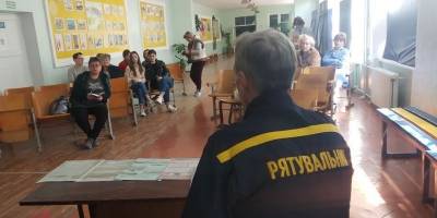Запоріжців навчають правилам поводження з вибухонебезпечними предметами