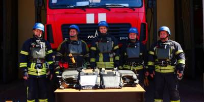 Запорізькі рятувальники отримали 25 бронежилетів від австрійської організації