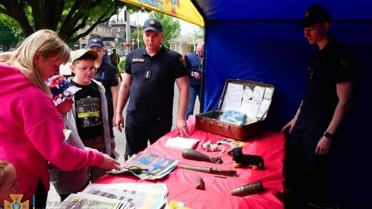 У Запоріжжі працював пересувний консультаційний пункт ДСНС (фото)