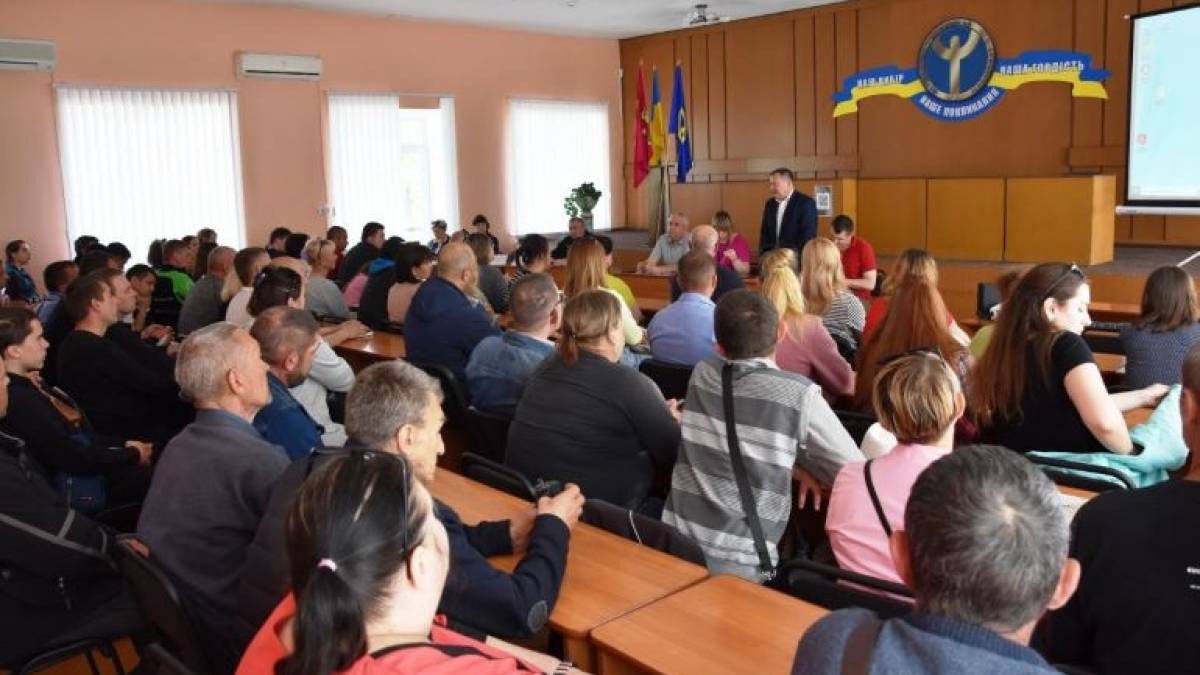 На ярмарку вакансій у Запоріжжі пропонували більше 150 вакансій
