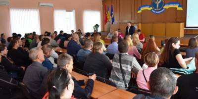 На ярмарку вакансій у Запоріжжі пропонували більше 150 вакансій