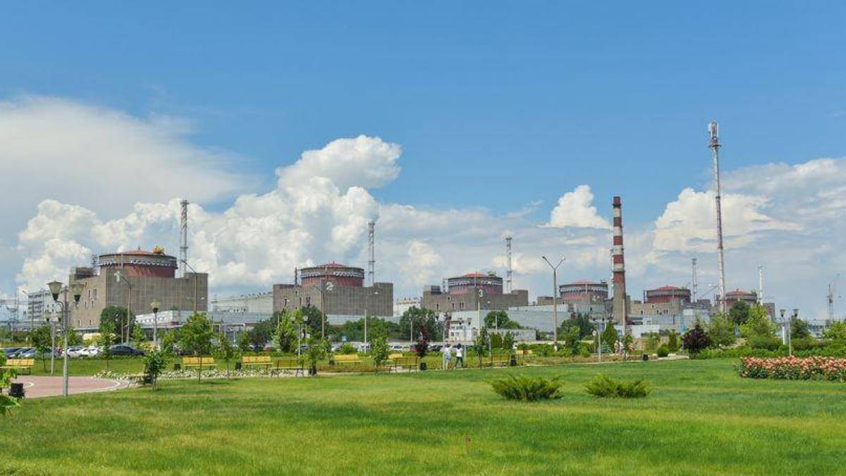 Запорізька АЕС продовжує працювати в енергосистемі України