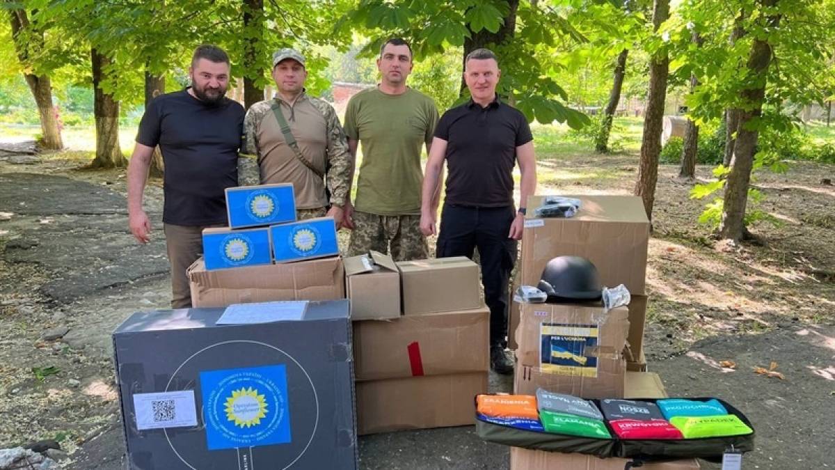 Запорожцы передали бригаде территориальной обороны военное и медицинское снаряжение