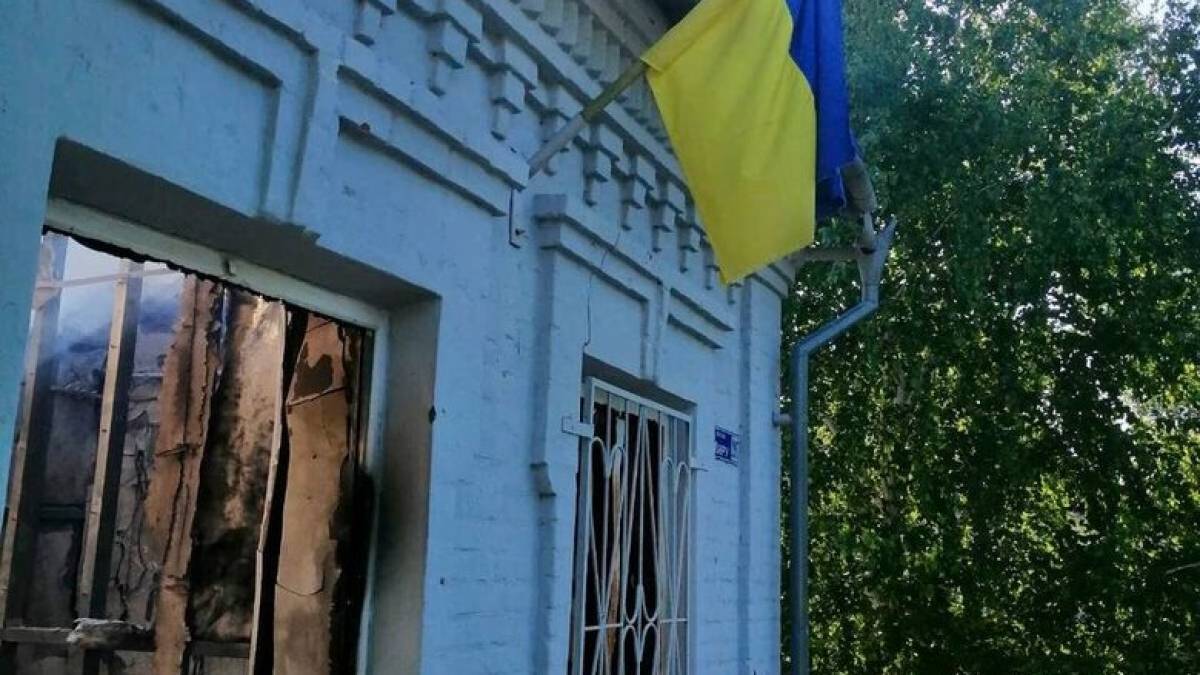 У селі Мала Токмачка Запорізької області із-за обстрілів згоріла сільська рада