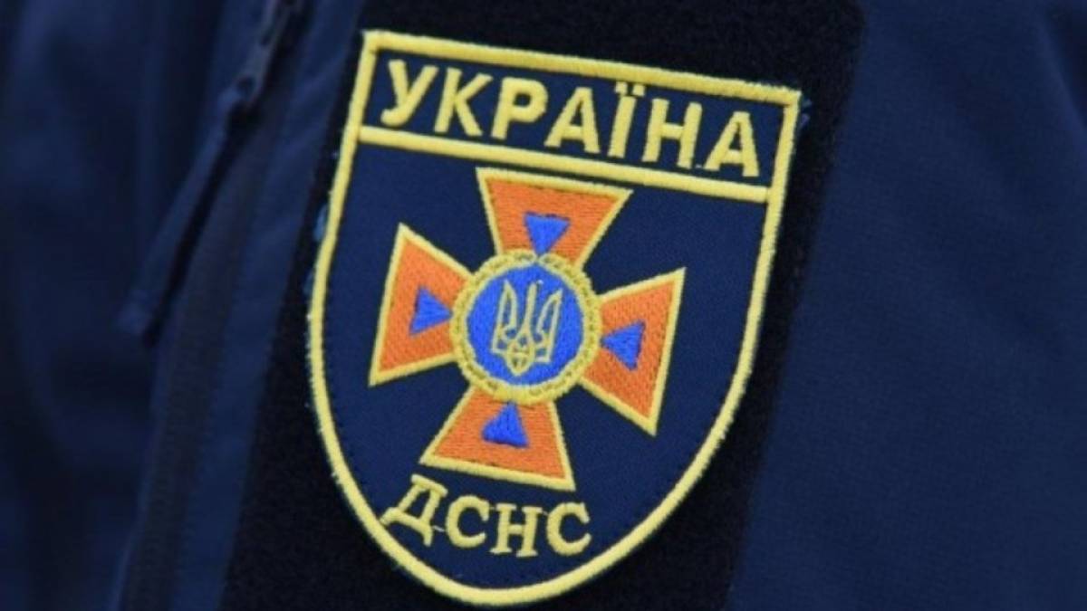 За добу запорізькі рятувальники ліквідували 6 пожеж, довезли 10 т гуманітарки, витягли 60 застрявших авто
