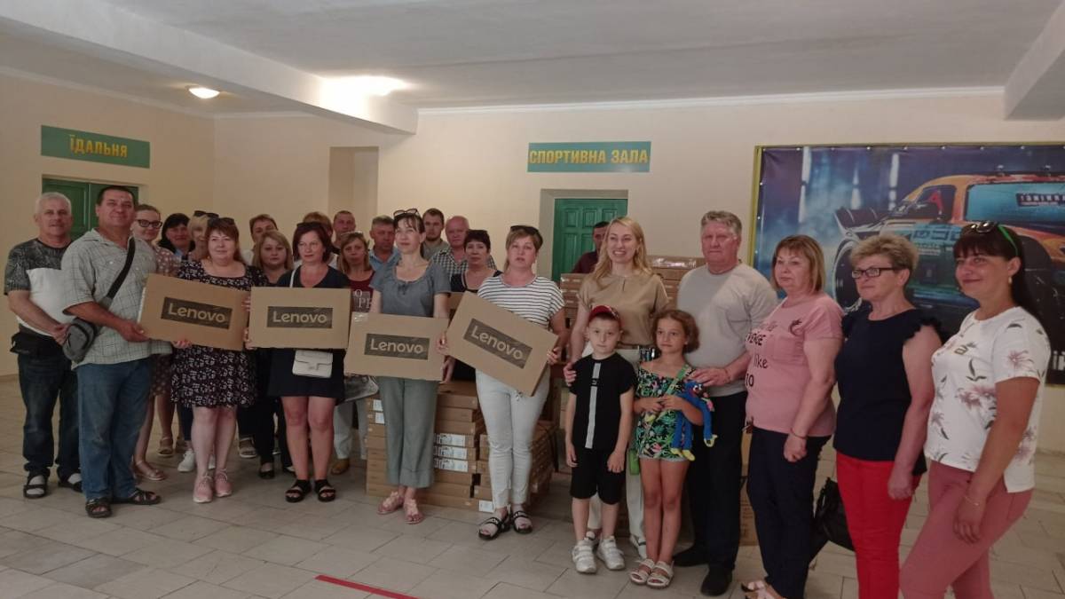 Освітяни Запорізької області отримали понад 400 ноутбуків від ЮНІСЕФ