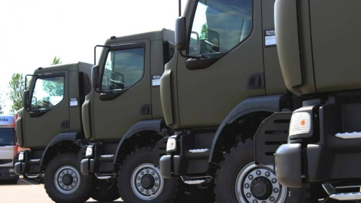 ЄС надасть понад 90 вантажівок для підтримки Збройних Сил України