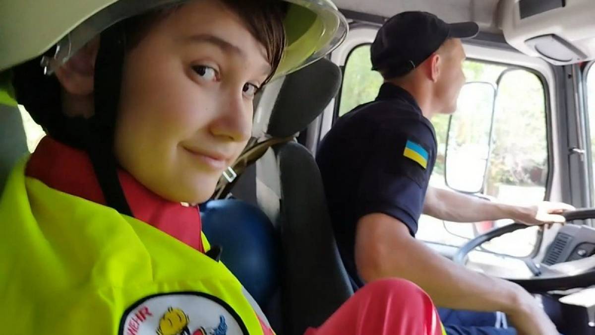 Юний митець з Бердянську допомагає захисникам України своїм талантом